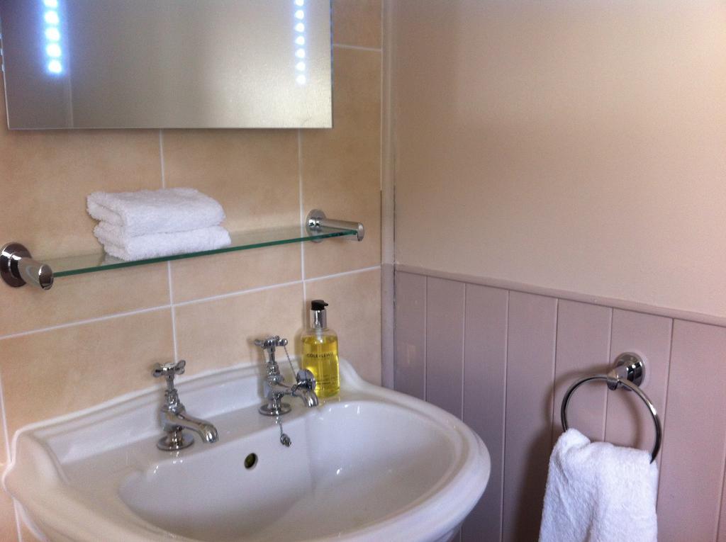 Burcott Mill Guesthouse Wells Esterno foto