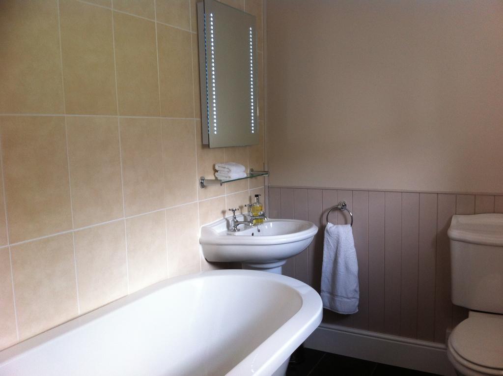 Burcott Mill Guesthouse Wells Esterno foto